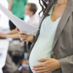 Maternidad y trabajo: las deudas pendientes y el desafío de muchas mujeres de conseguir y sostener un empleo