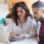 Por qué las mujeres piden un sueldo que está un 10% por debajo del que pretenden los hombres