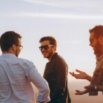 Día de la amistad: masculinidades, estereotipos y la urgencia de construir nuevas formas de vincularse