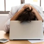 La Argentina de Milei encabeza el ranking latinoamericano de burnout laboral: más del 90% de los trabajadores lo padecen