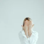 Covering laboral: cuando ocultar quiénes somos nos agota