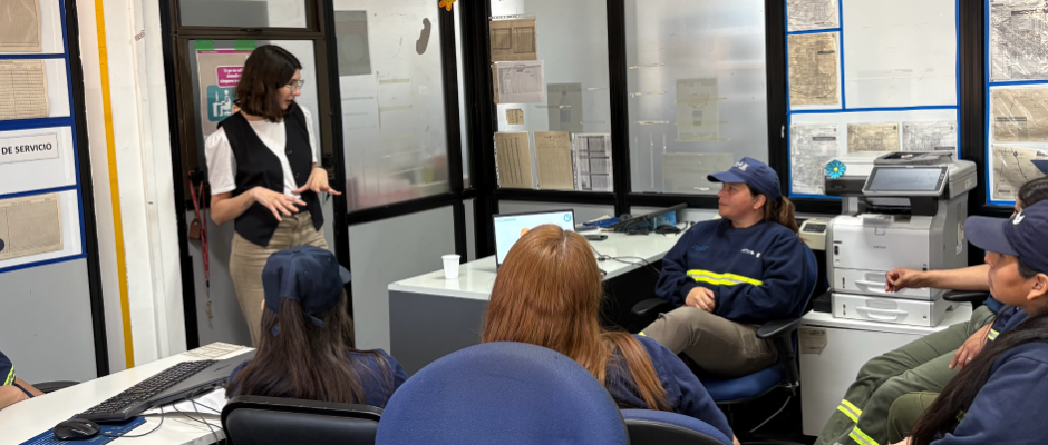 Mesa de trabajo 1 copia 4